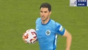 扳回一球！埃杜-加西亚抢点破门，深圳新鹏城1-2落后云南玉昆